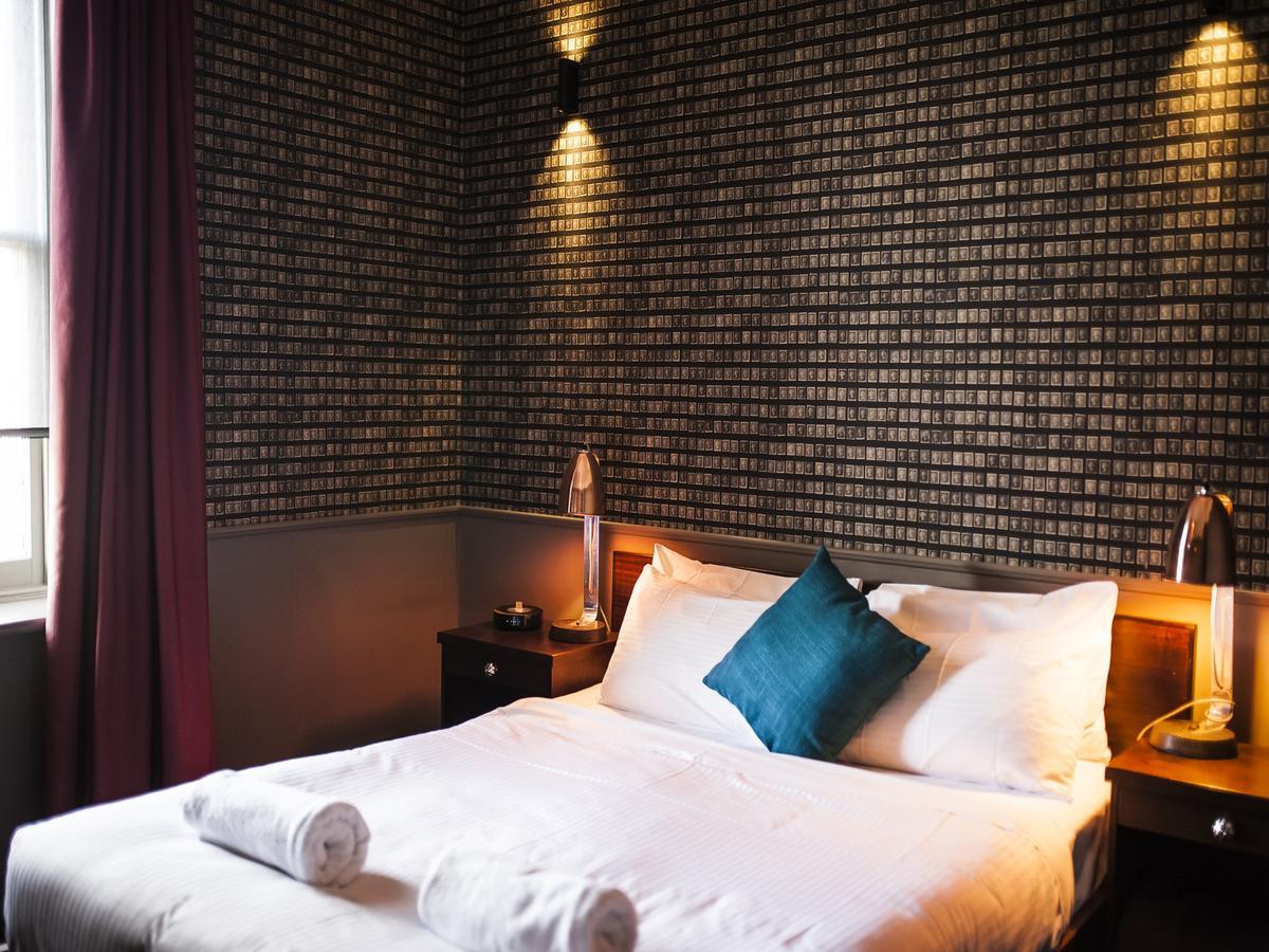Criterion Hotel Сейл Екстериор снимка