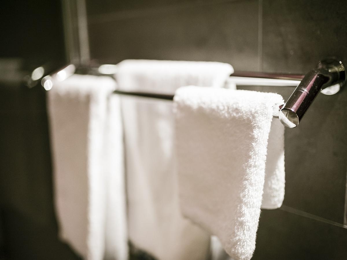 Criterion Hotel Сейл Екстериор снимка