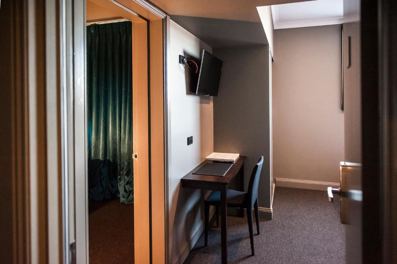 Criterion Hotel Сейл Екстериор снимка